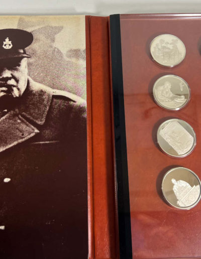 Winston Churchill - From Wilderness to Power: 8 Medals + Book