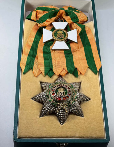 Order of the Oaken Crown: Badge + Breast Star