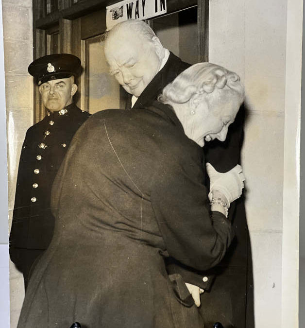 Press Photograph: Churchill & Clementine 1955 Election