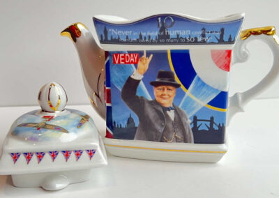 Sadler Great Leaders Churchill VE Day Teapot: Lid Removed